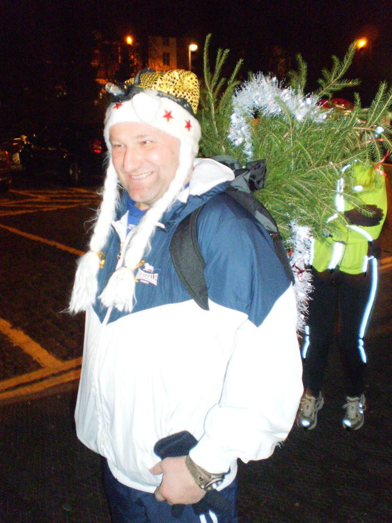  Is this the first christmas tree  or  hedgehog seen out hashing in Kidderminster?  OF COUSE NOT, it's the  Christmas Hash 2009 photos!!!